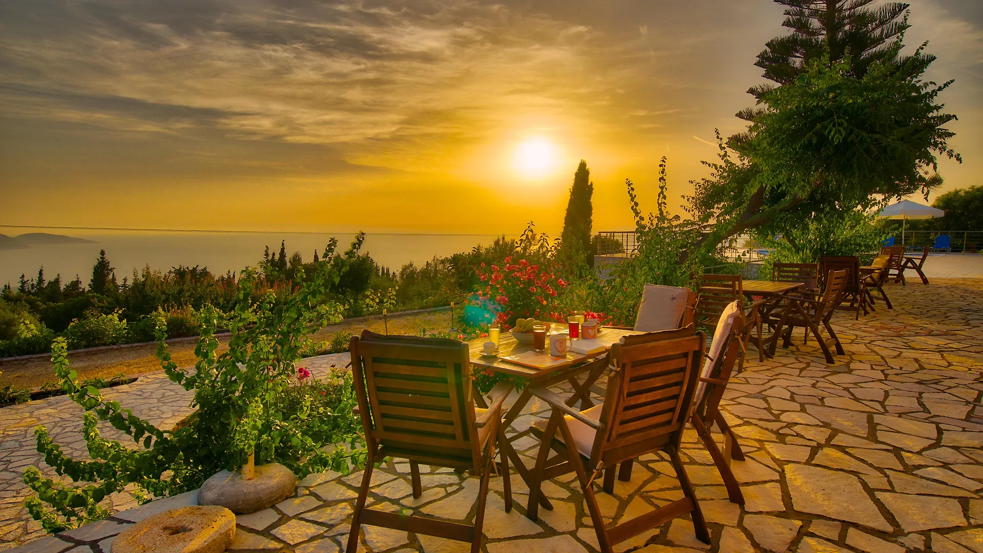 Studios Vrionis Panoramic Sunset Mesovounia  Greece