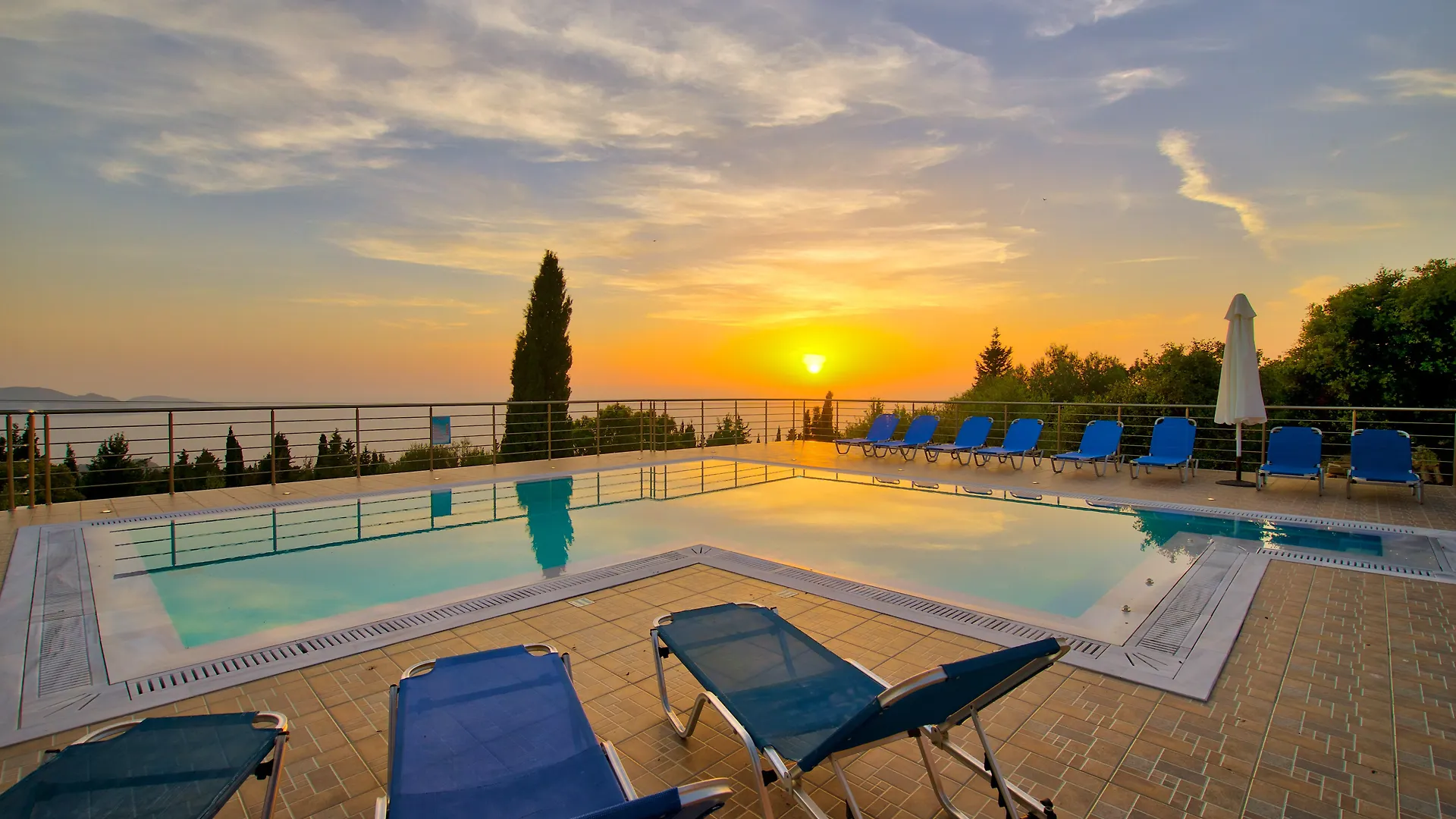 Studios Vrionis Panoramic Sunset Mesovounia  3*, Mesovounia (Kefalonia)