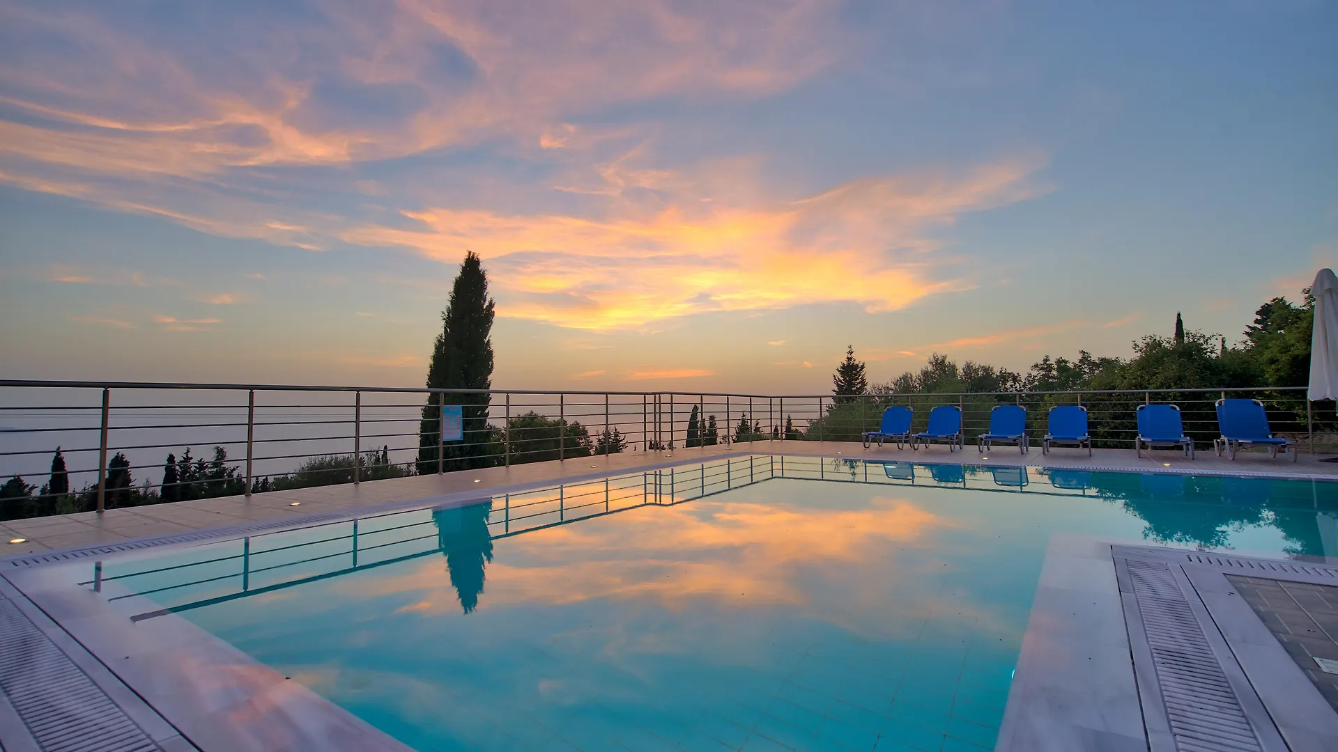 Guest house Studios Vrionis Panoramic Sunset Mesovounia